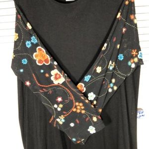 European Fashion Tunic by "Ulla Popken"relaxed fit